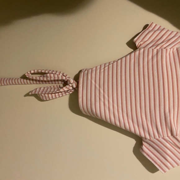 Garage tie crop top - Picture 2 of 2